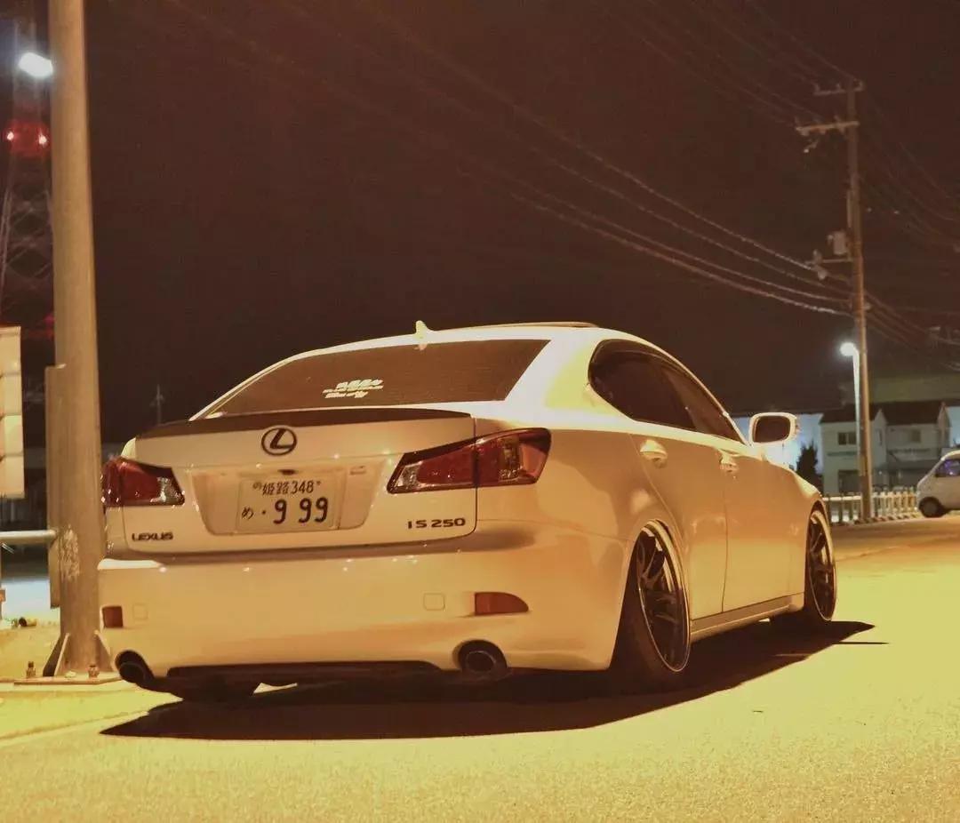 15万买个新车和二手豪车,15万买个二手豪华品牌