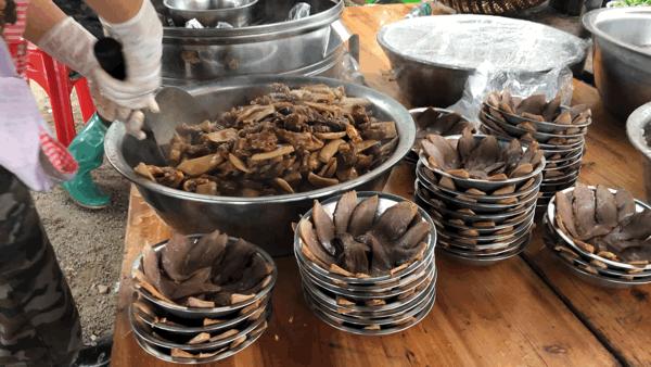 一座小城活跃着10000+乡厨，什么原因让粤西吴川这传统长盛不衰？