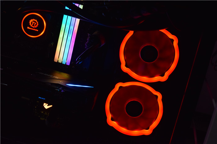 tt冰龙240水冷是12v的还是5v的,一体水冷怎么选择