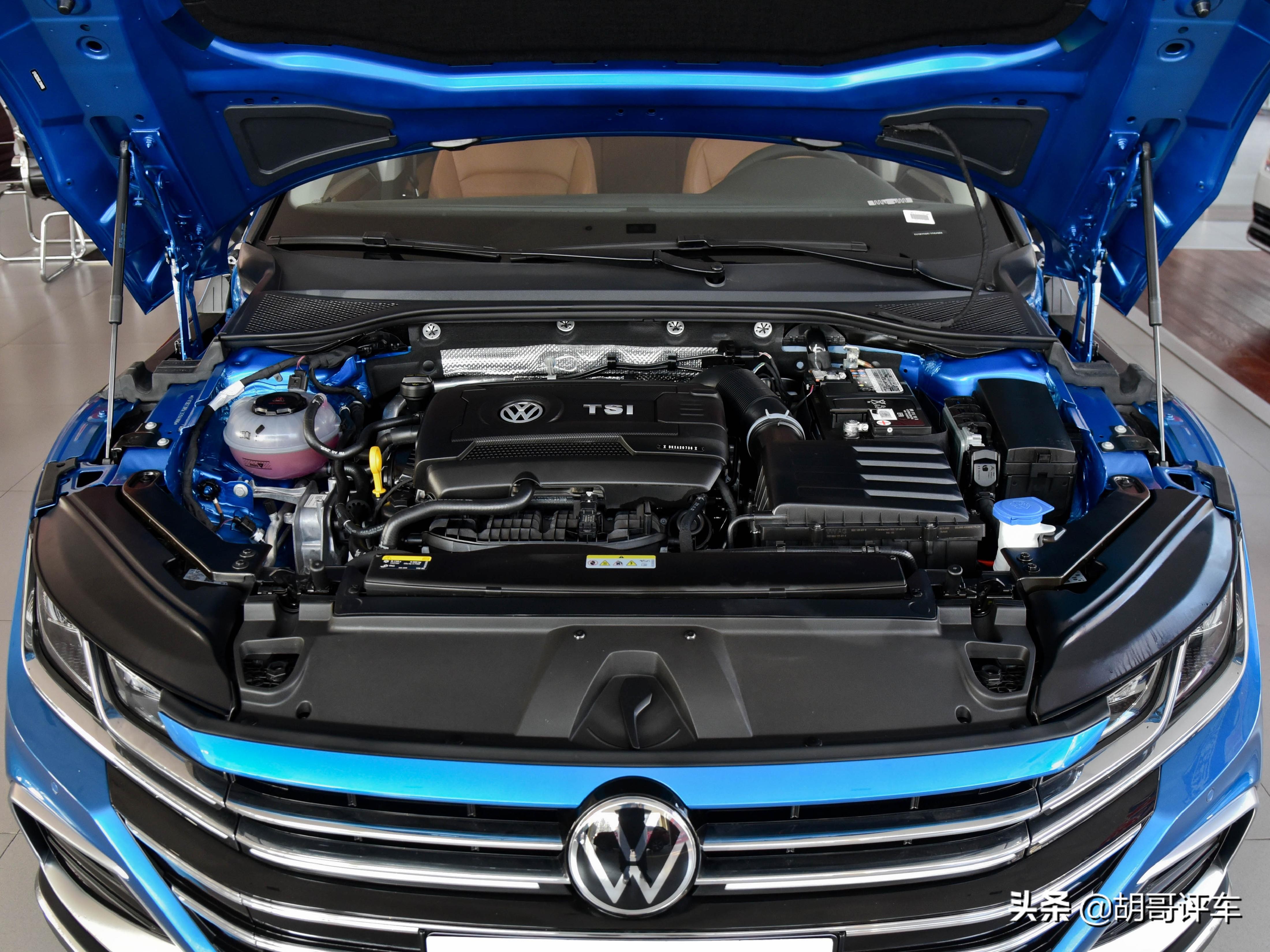 大众cc2022新款猎装和炫目版哪个好,大众cc全系列车型大全