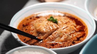 女生同行4.9折开吃！这家“网蓝”酸菜鱼店太“偏心”