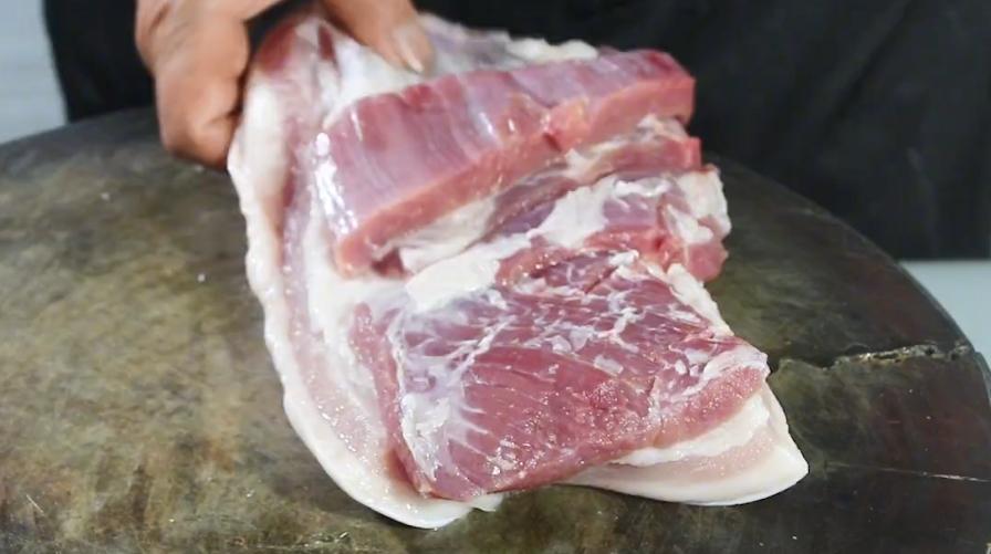 红烧肉牛肉菠萝炒饭满嘴都是料,满嘴飘香的红烧肉