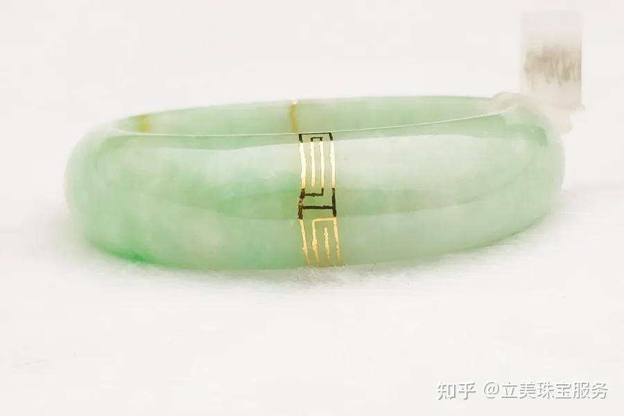 翡翠手镯弄坏了怎么办,翡翠手镯坏了能修复吗