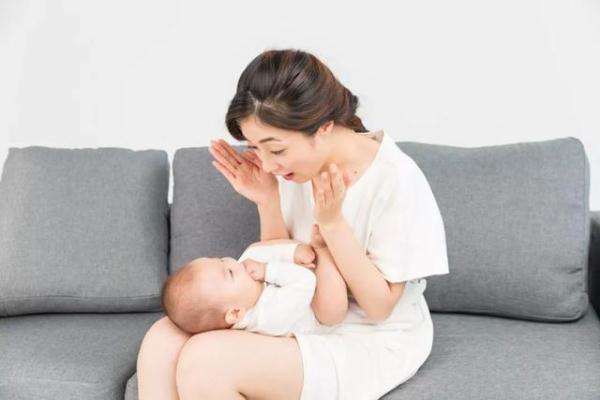 孩子爱咬玩具怎么引导,婴儿老是咬玩具可以阻止吗