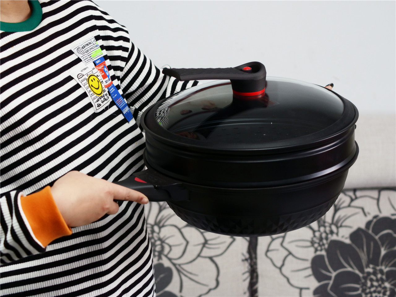 英国帝伯朗灵感系列紫钻钛金多用锅让居家烹饪变的快乐起来