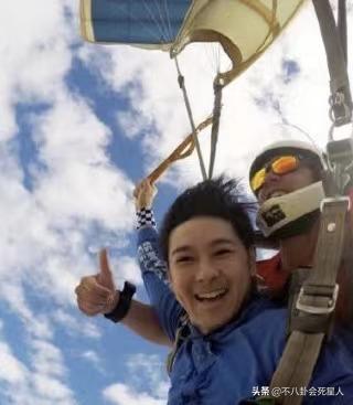 沙溢黄晓明脱发指数,沙溢秃顶头发稀疏