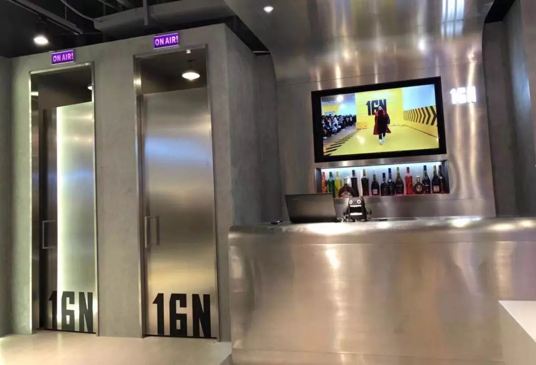 觉得太平鸟、GXG、卡宾不够潮？这个潮流男装可能正对你胃口！