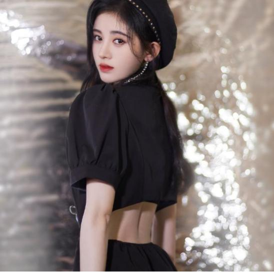 鞠婧祎疑穿山寨衣服的同款,鞠婧祎疑穿山寨衣服是真的吗