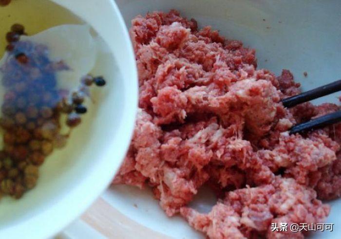 牛肉圆葱馅饺子怎样调馅儿小窍门,牛肉做馅怎么去腥