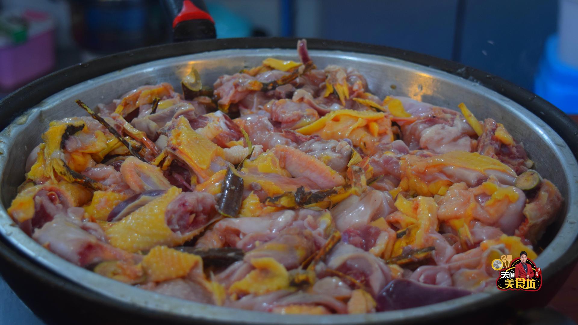 五指毛桃煲土鸡茯苓灵芝汤,五指毛桃蒸鸡肉