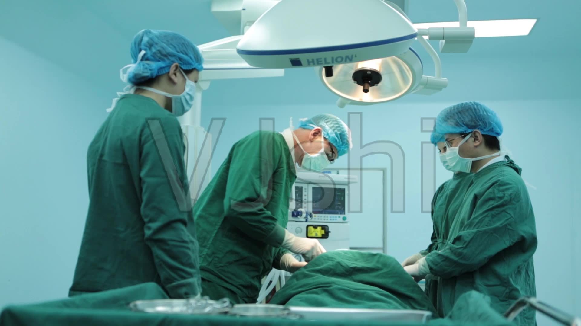 一谈到去医院心情非常压抑紧张,一说上医院心就慌