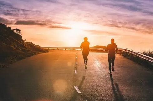 怎样利用互联网赚更多的钱,互联网怎么赚钱靠谱