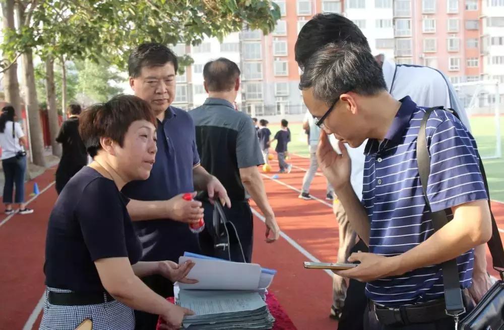 中国媒体团考察,探访全国足球特色学校