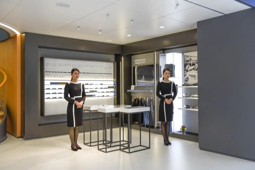 国产家轿不将就，现场堪比迪士尼，北京车展除了新车还看些啥？