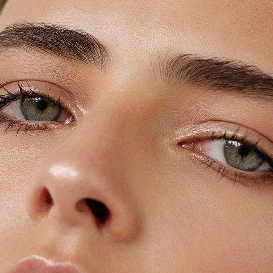 法国女人说：毫不费力的妆容，背后却是极致的努力