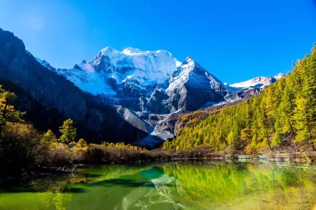 源色旅游入驻驻马店！！！特推出9999元20选7国内线路优惠套餐卡