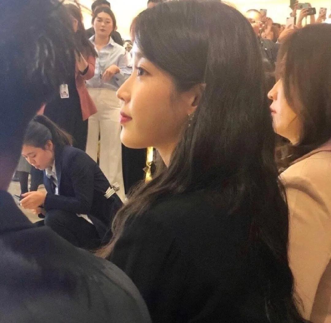 塌鼻子的女生怎么打扮自己,塌鼻子长相乖巧的女生怎么化妆