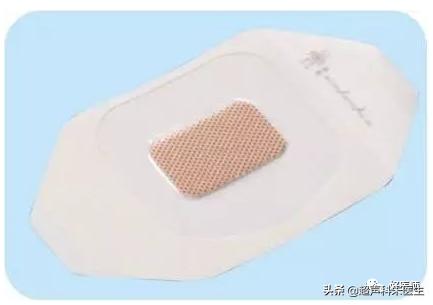 新生儿脐带未脱落前怎么穿尿不湿,新生儿脐带脱落前需要围腹围吗