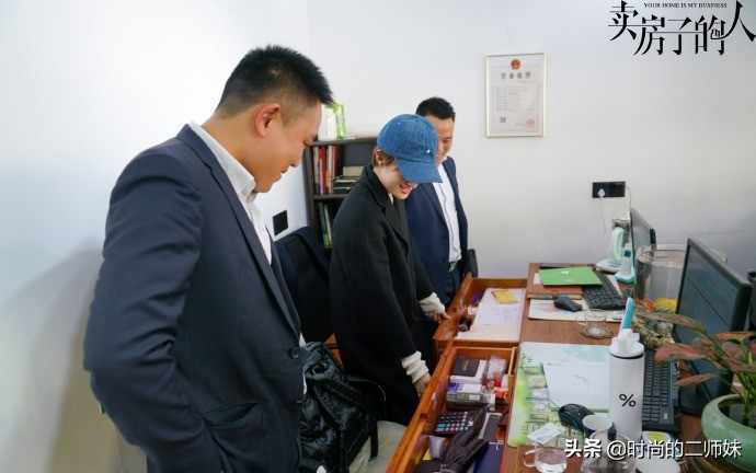 孙俪的穿衣风格改变了,孙俪酷暑穿厚外套拍戏超敬业