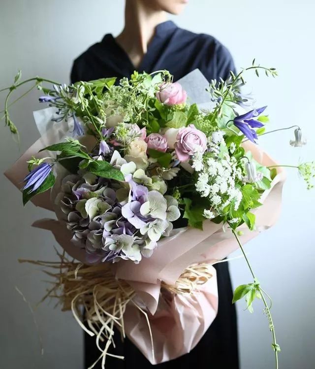 日式花艺作品,日本花店装修风格效果图