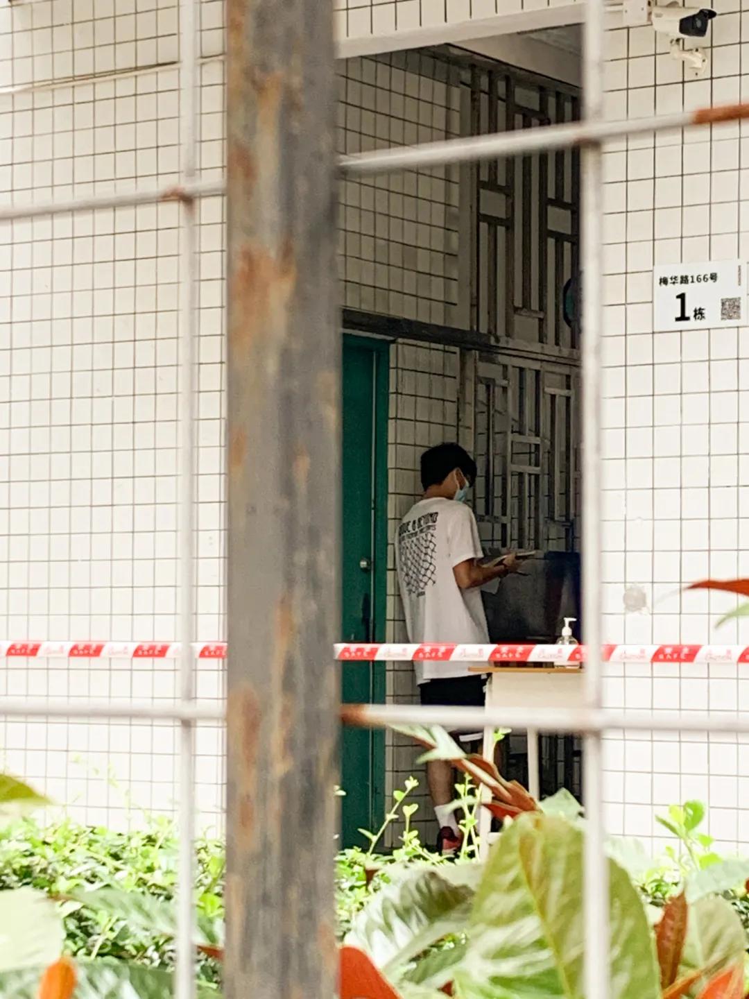 萌娃、萌宠纷纷抢镜!今年高考作文,深圳学生躺赢?