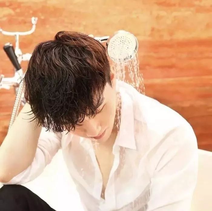 男生头像帅气冷酷霸气漫画图片,帅气头像男生霸气冷酷配上机车