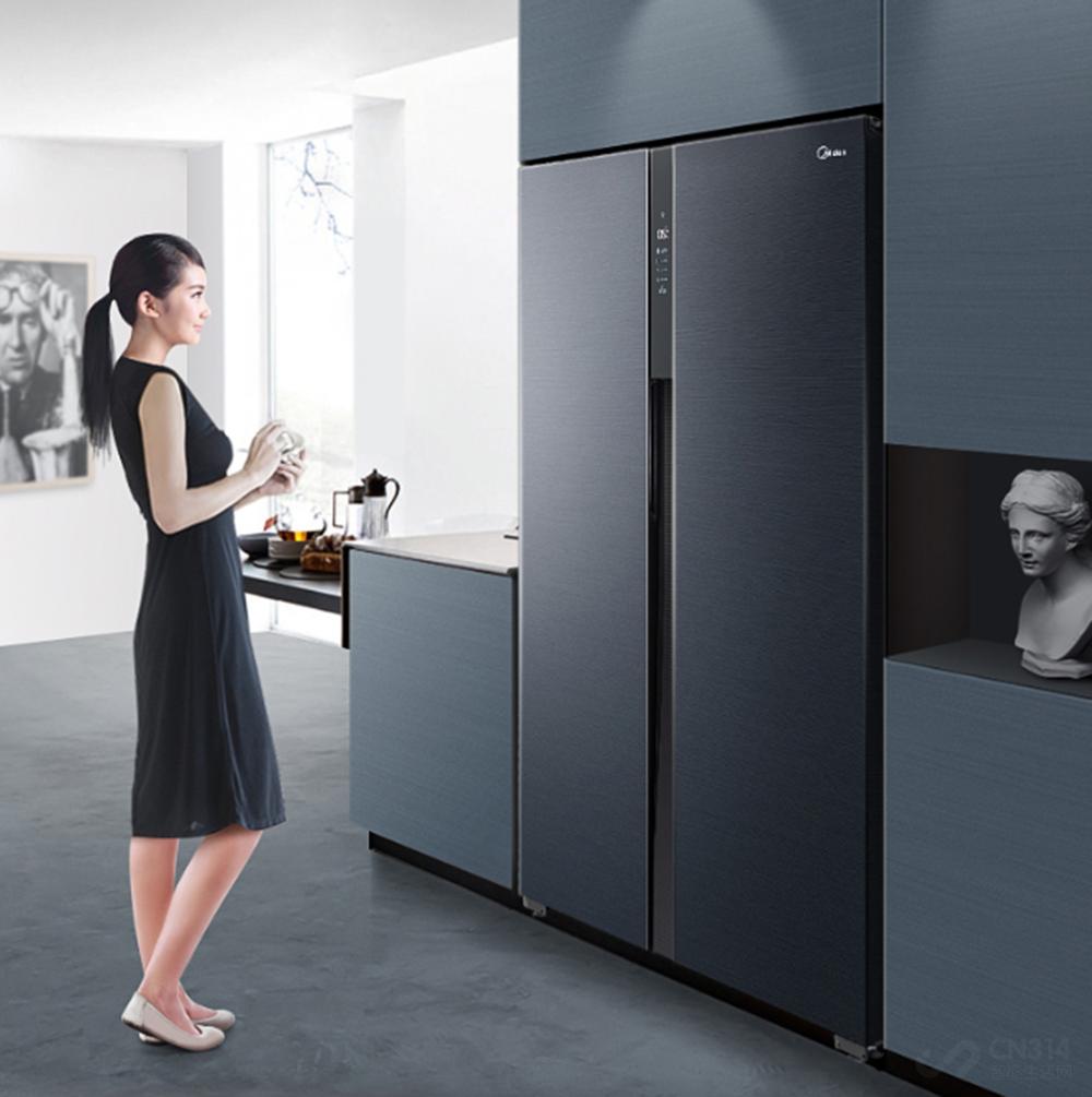 冰箱一开门就有臭味什么原因,新型冰箱为什么会向外发出臭味