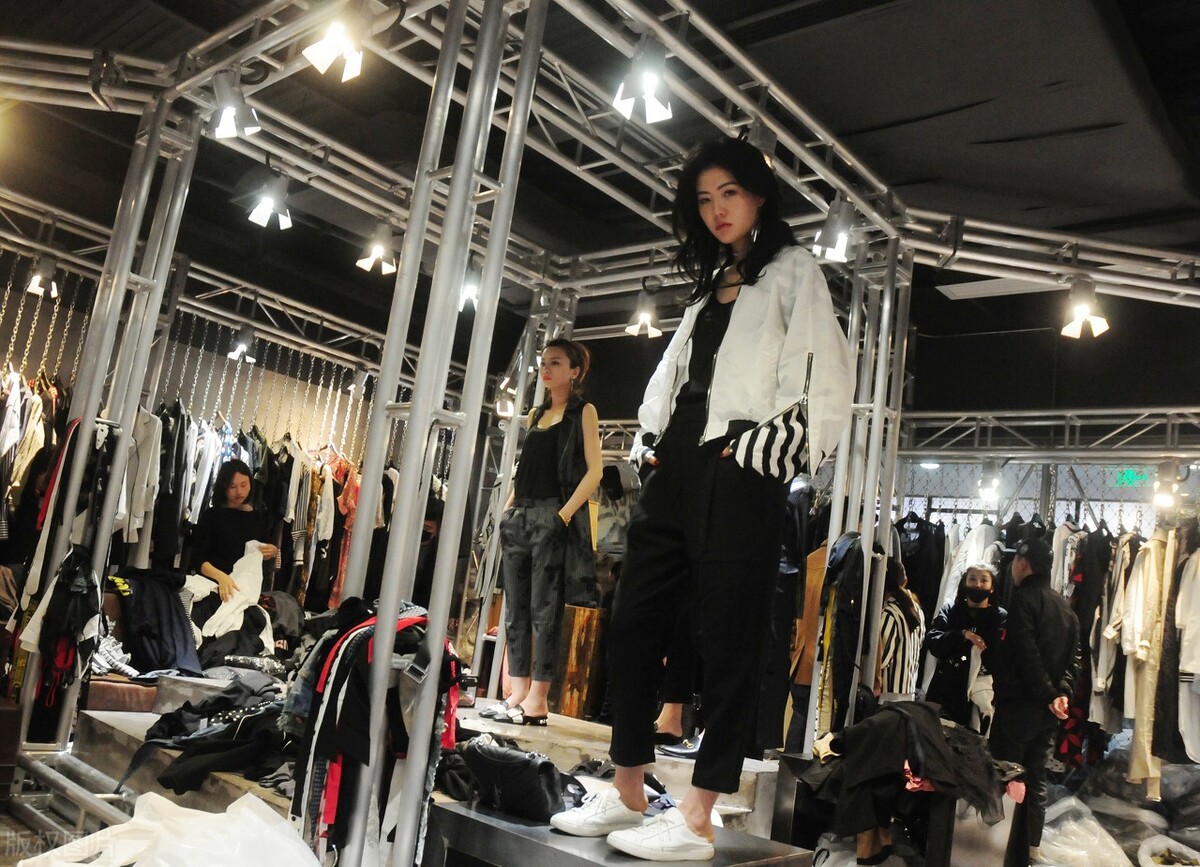 中国服装第一街,号称中国服装批发第一街