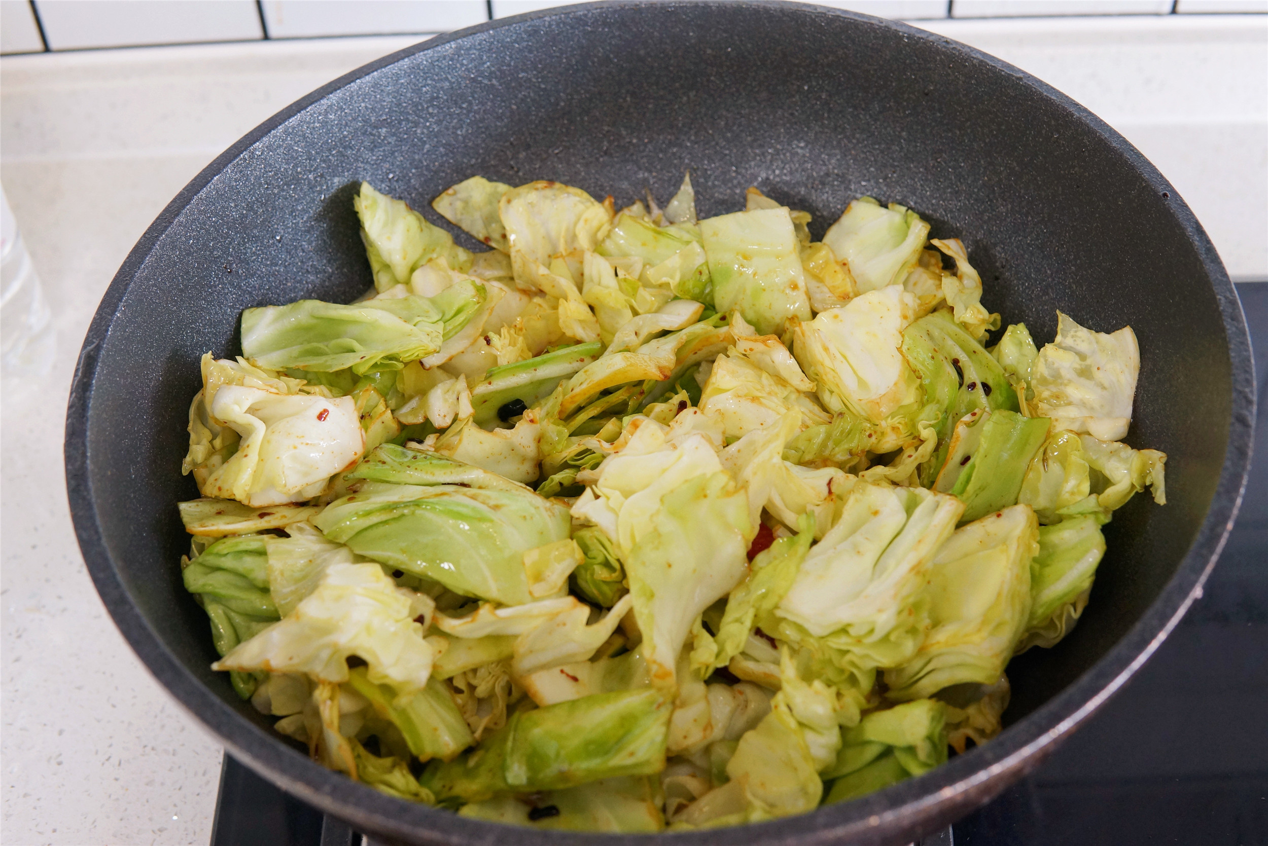 炒包菜几分钟口感最好,为什么饭店里做的包菜脆爽麻辣香