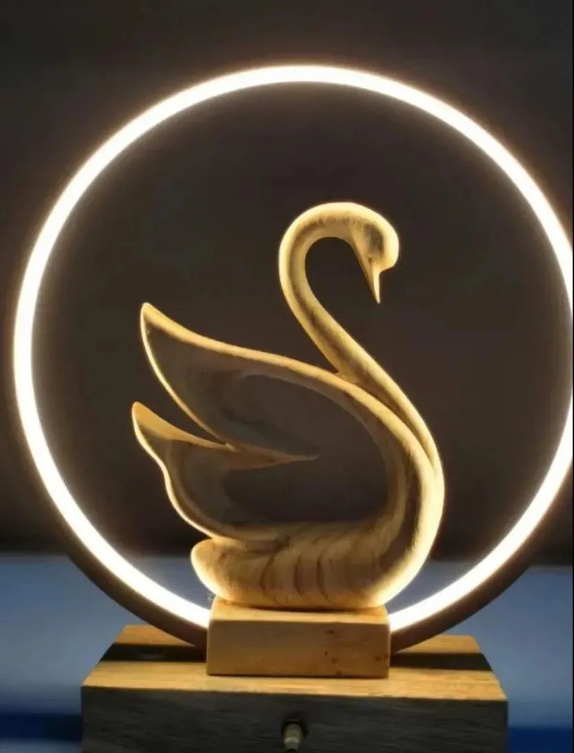 木制工艺品获央视点赞、手制包秒杀爱马仕、螳螂车羡煞万人……