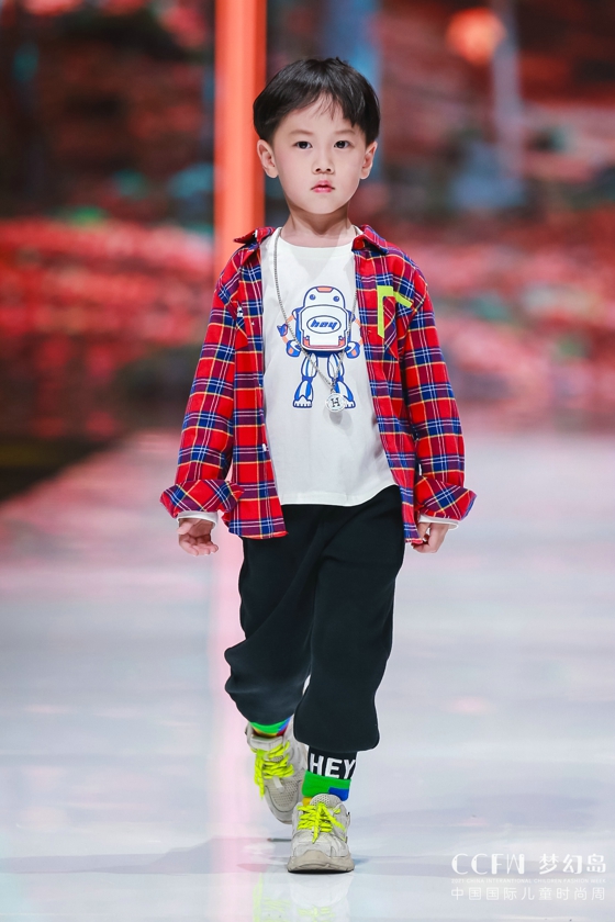 HEYLADS男生女生•玩转童年