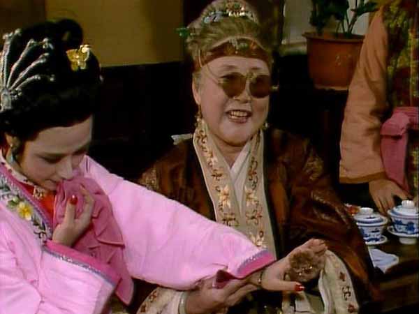 红楼梦中黛玉与宝钗区别,古时候小脚女子