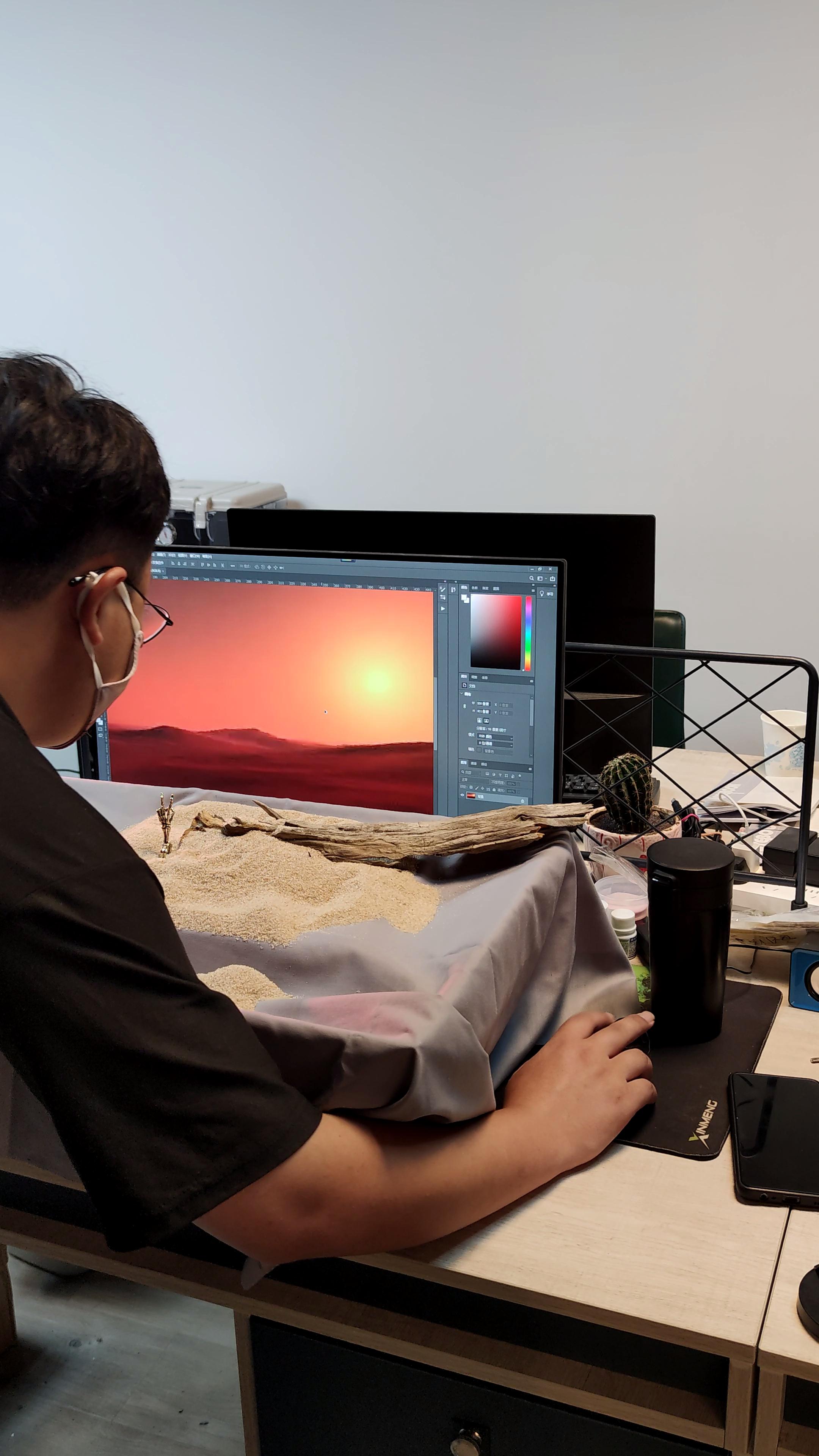 国外人为什么喜欢戴夸张戒指,外国明星都喜欢骷髅戒指