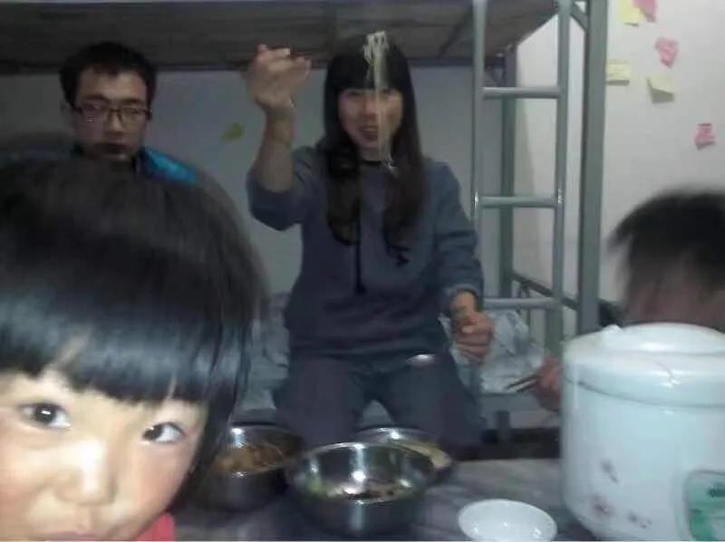 漂浮人生，最难忘摆摊经历，一个月用三十元赚九万