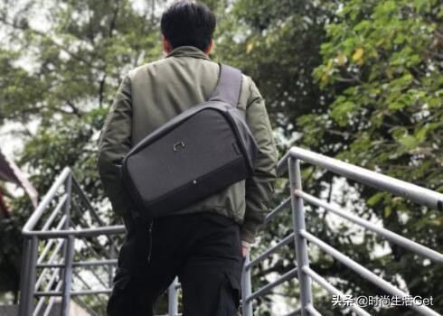 型男穿搭单肩包,单肩包怎么背好看男士