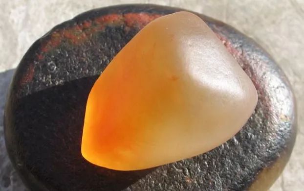 新疆自捡戈壁奇石,新疆戈壁滩有哪些奇石