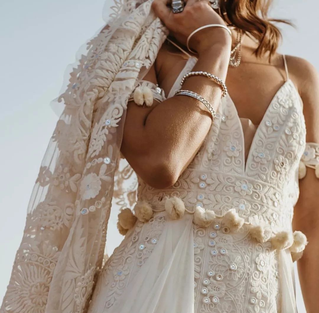 婚纱搭出时髦感｜不到百元的6件单品，手把手教给你