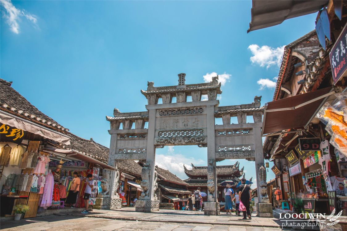 贵州除了千户苗寨还有其他玩的吗,贵州千户苗寨外的古镇