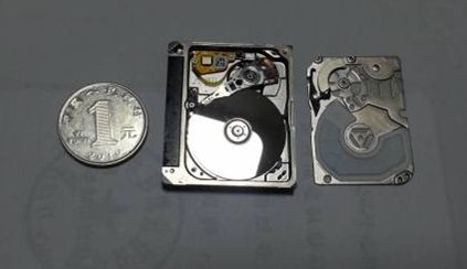 70年代机械硬盘,20年前笔记本上的机械硬盘