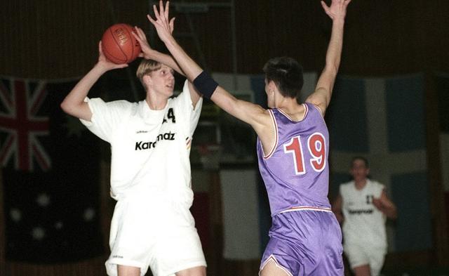 nba历史前三大前锋,nba历史前3名球员