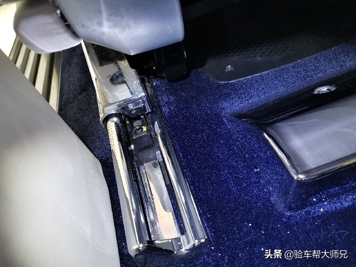 劳斯莱斯幻影二手价格100万,200万买16年劳斯莱斯幻影四座二手