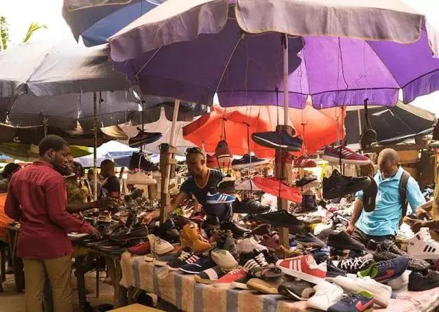 *私走**假鞋却被美国黑哥们抢了,莆田货在国外有多受欢迎?