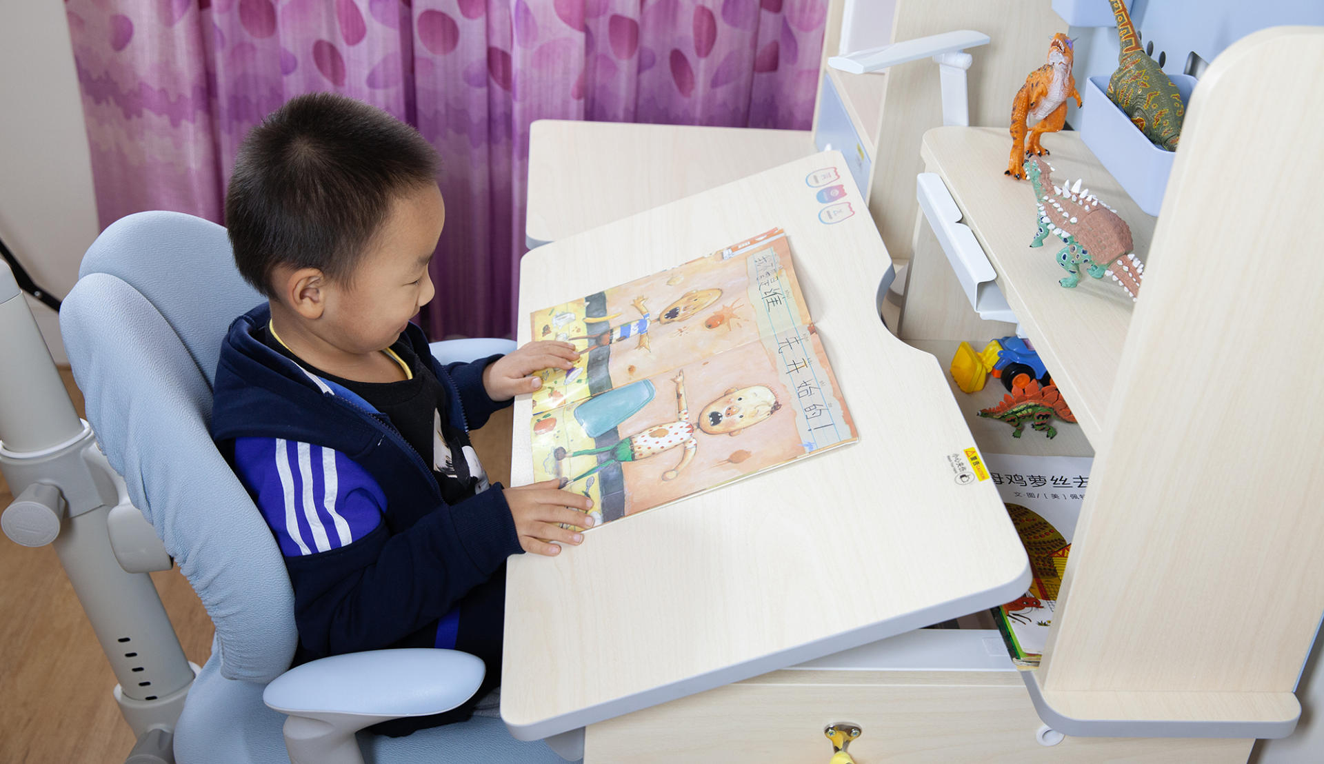 科贝森儿童学习桌和爱果乐,怎么买便宜又好用的儿童学习桌