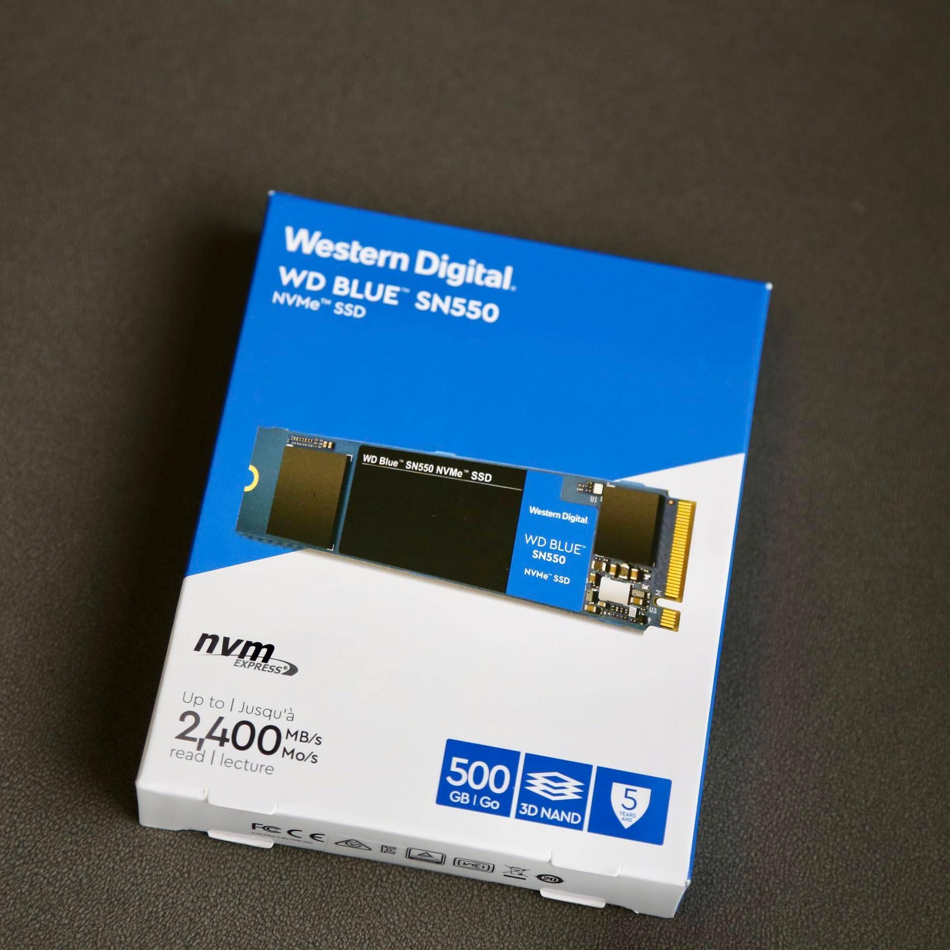 为刚踏入社会的小兄弟，配了一台高颜值散热好的FLUX平台主机