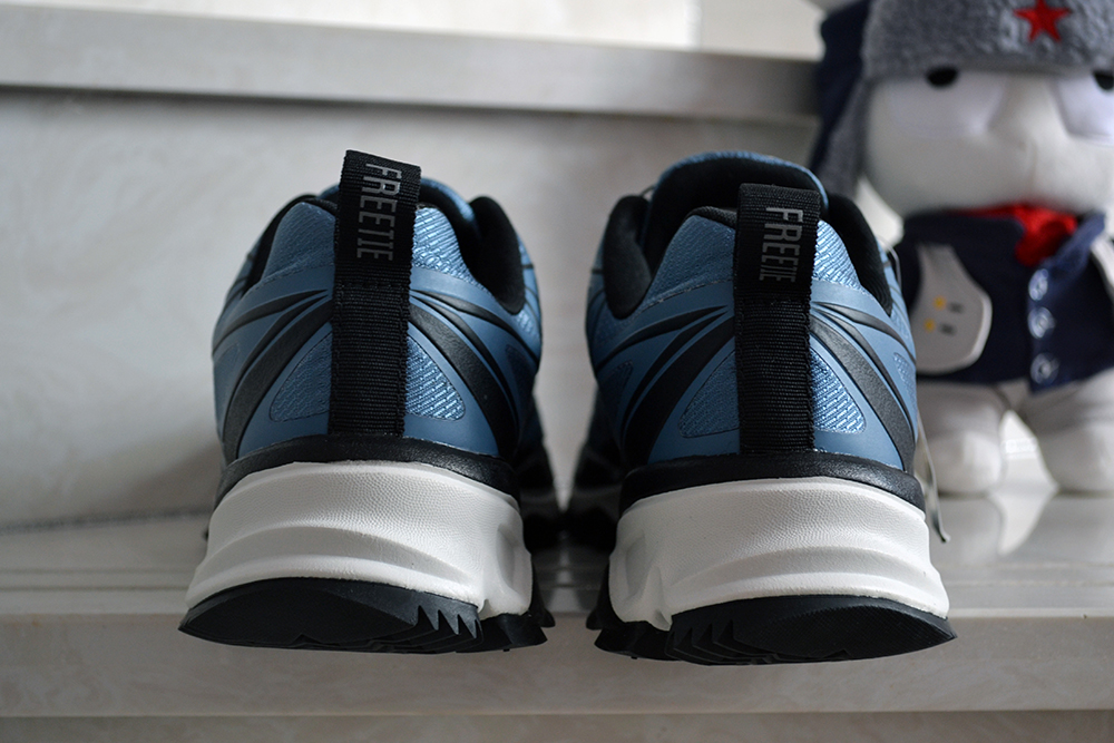 带鞋带旋钮系统的跑鞋,旋钮系鞋带跑鞋推荐