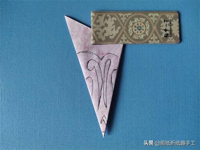 剪一幅凌霜怒放的菊花，简单有趣，上手就会