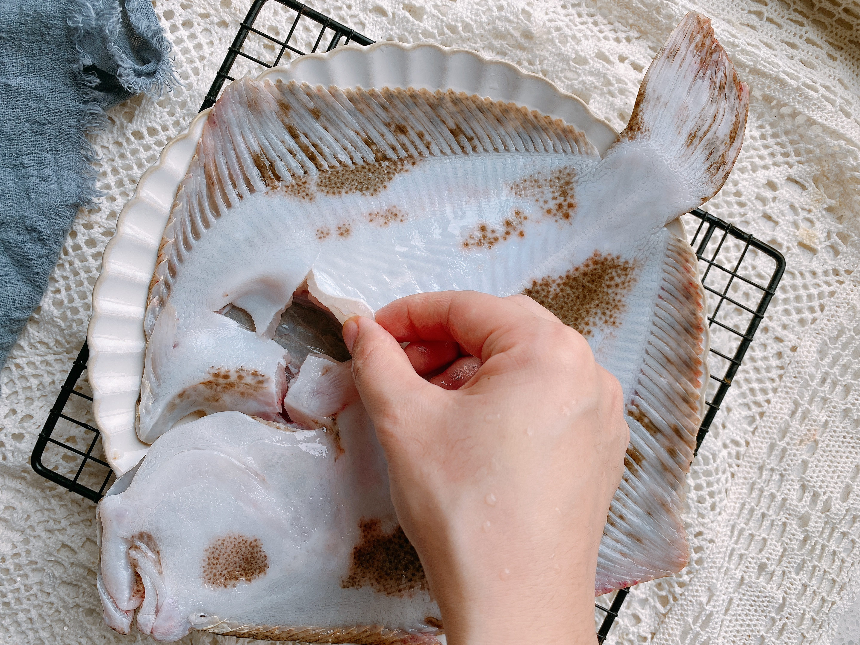 清蒸多宝鱼的正确做法,年夜饭15道硬菜清蒸多宝鱼