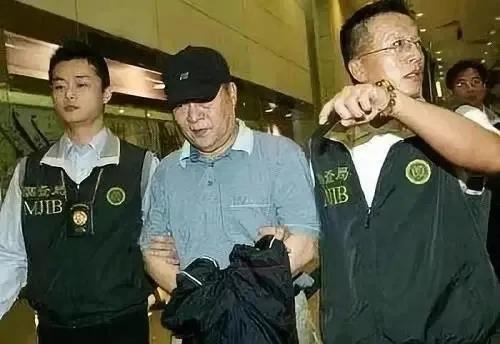 市值蒸发3500亿关店300家,市值蒸发3500亿突然关店300家