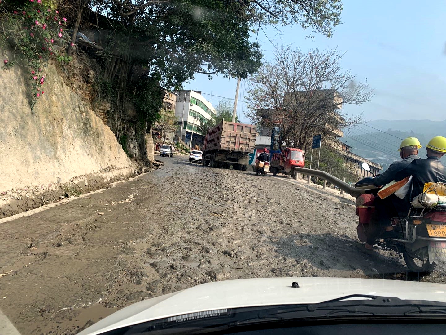 海外试驾2021款铃木雨燕运动版,铃木雨燕动力足颜值高代步首选车