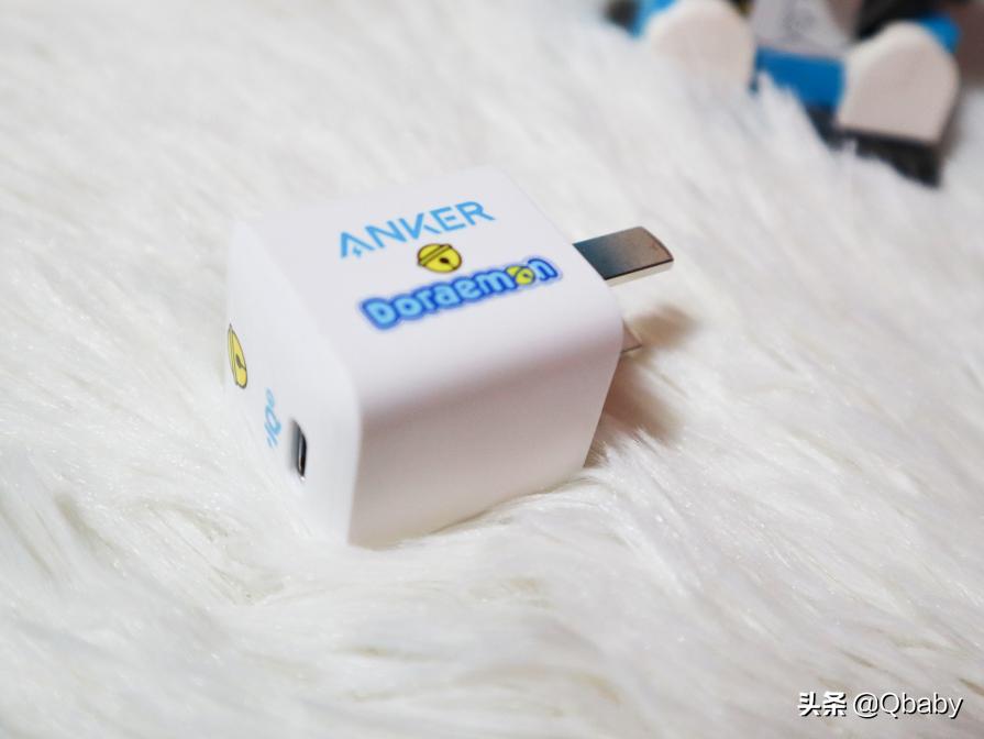 晒一晒我们的情侣手机和数码配件